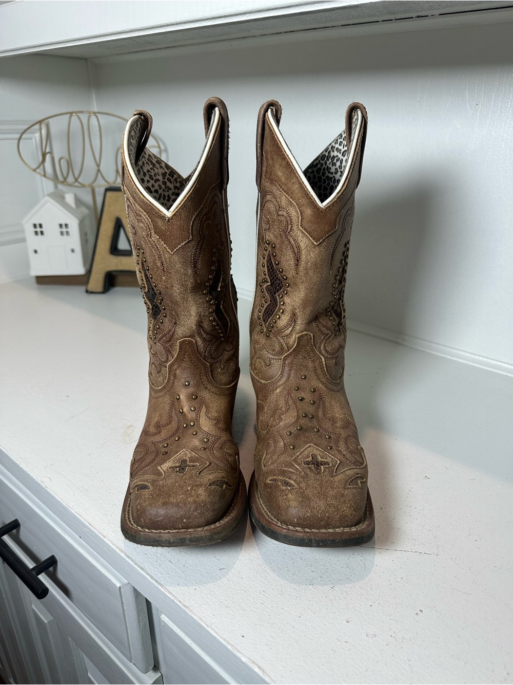 Laredo Women’s Cowboy Boots Size 7M – Brown Suede Western Leopard Studded - Picture 2 of 9